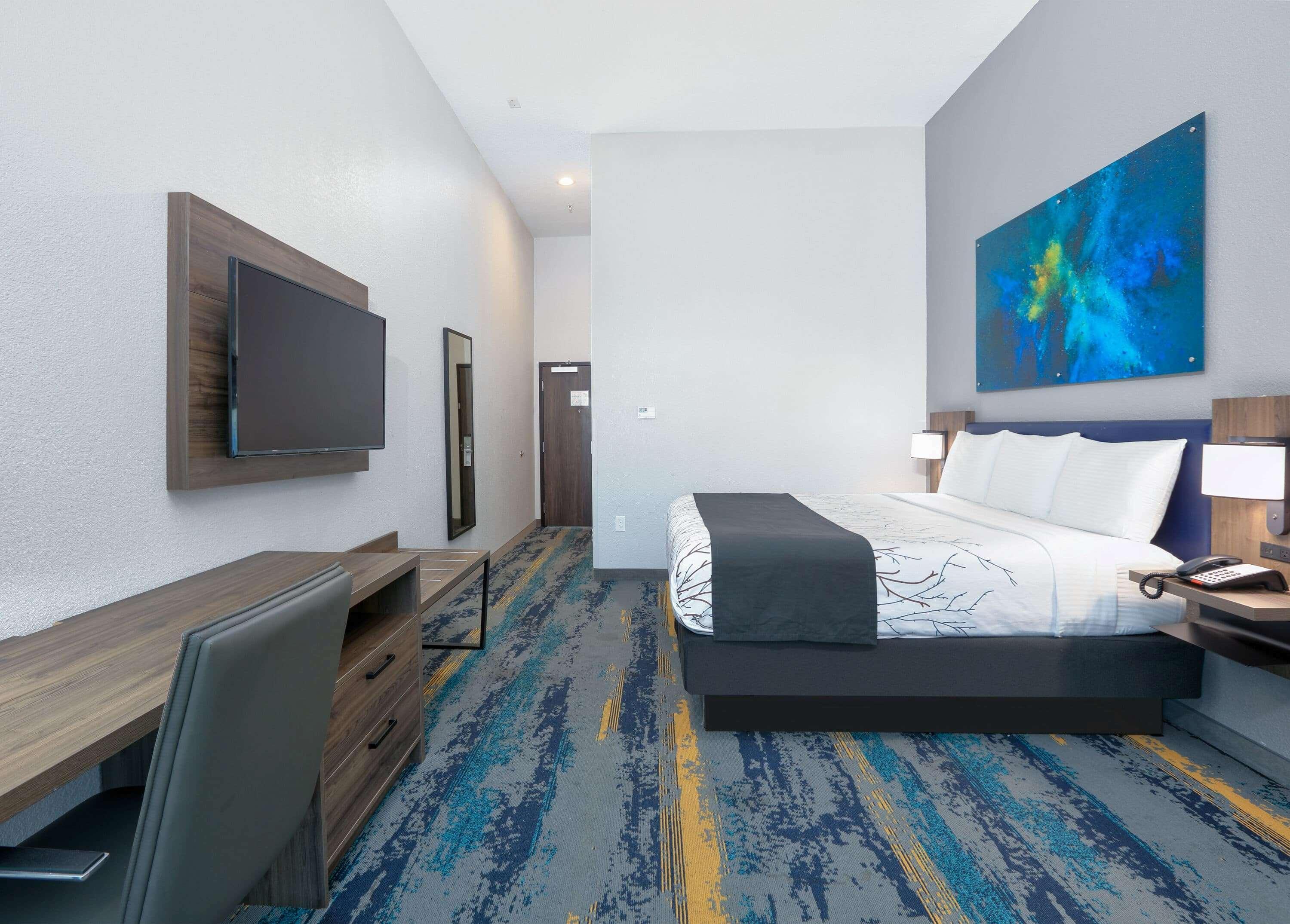 La Quinta Inn & Suites By Wyndham Dallas/Fairpark Exterior photo