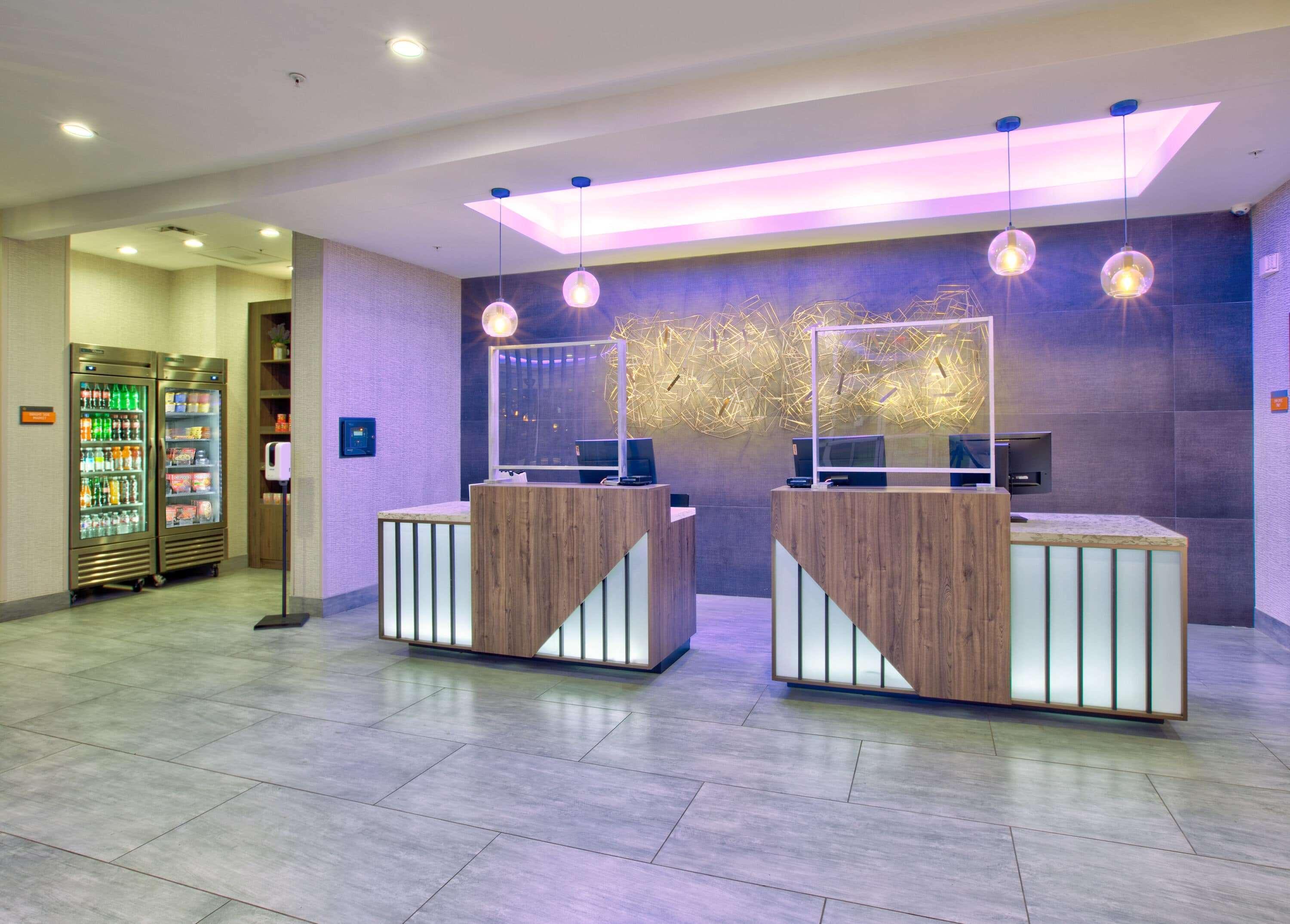 La Quinta Inn & Suites By Wyndham Dallas/Fairpark Exterior photo